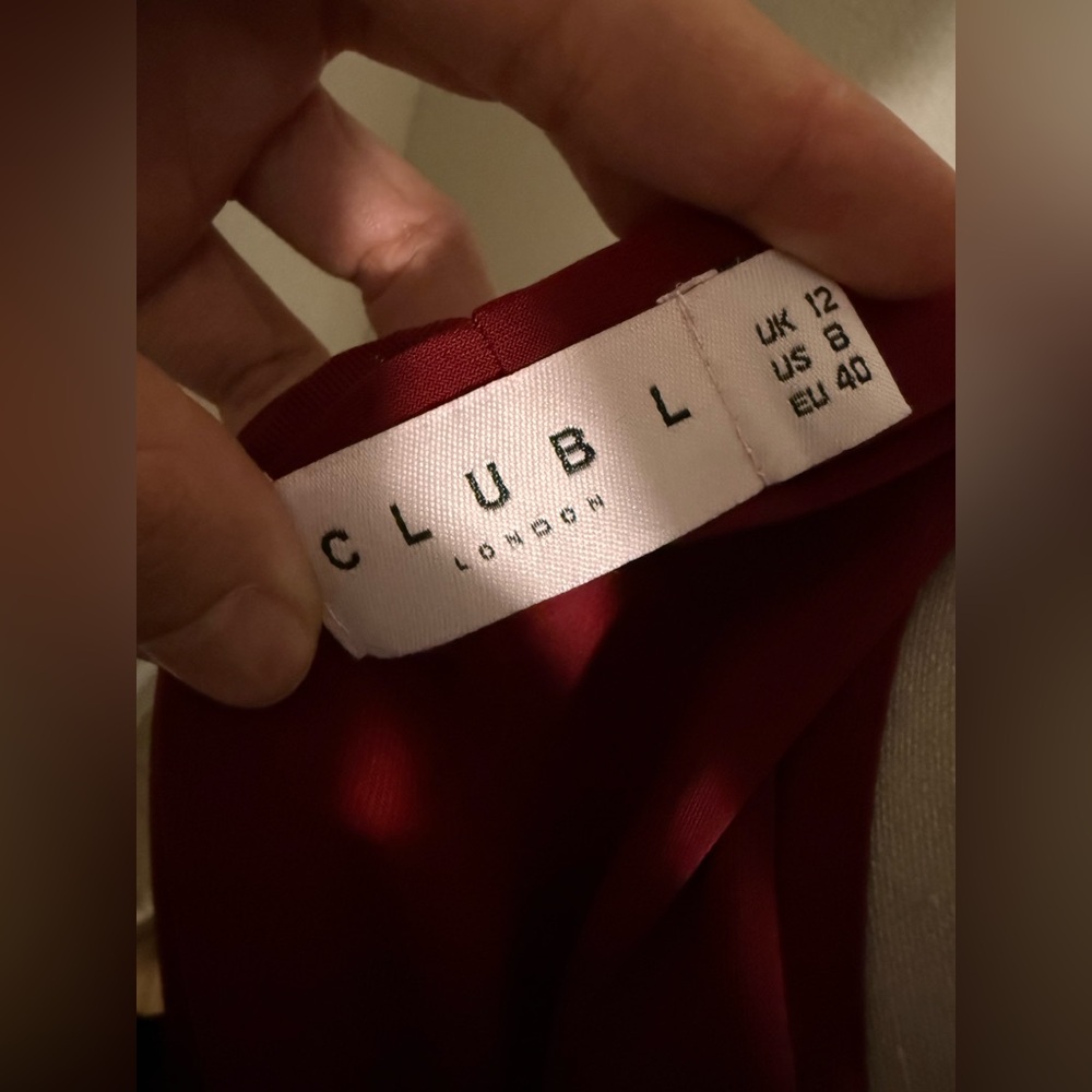 Club L London Off-Shoulder Long Sleeve Maxi Dress in Burgundy - Picture 6 of 8